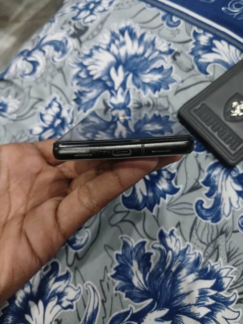 Google Pixel 6a 5