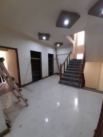 FLAT AVAILABLE FOR RENT 3BED DD BLOCK F