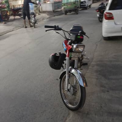 Honda 2017 model bike for sale  read discription first