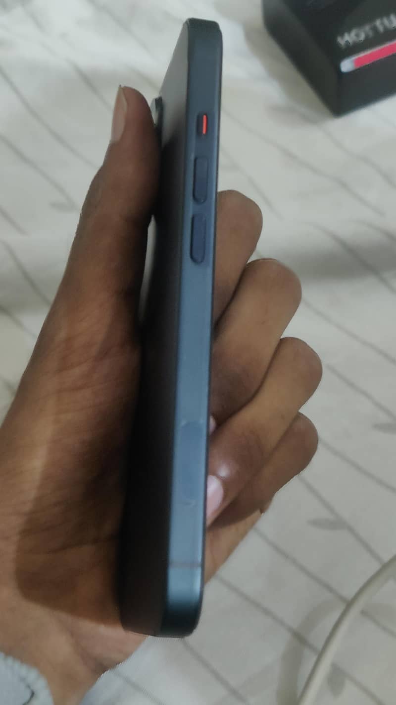 Apple iPhone 14 3
