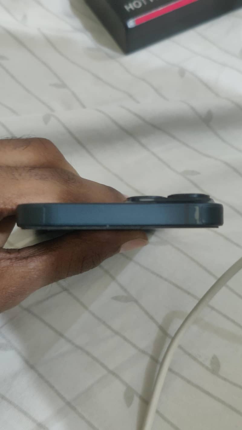 Apple iPhone 14 5