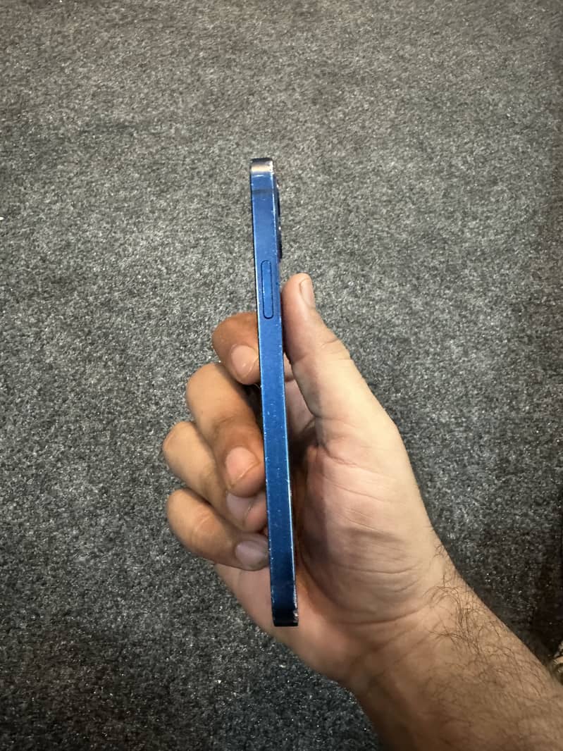 Apple iPhone 12 3