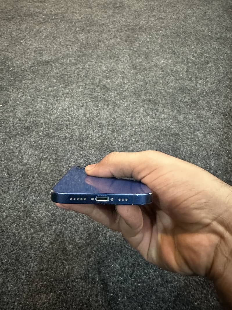 Apple iPhone 12 5
