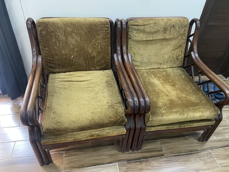 2 single seater sofa/chair 0
