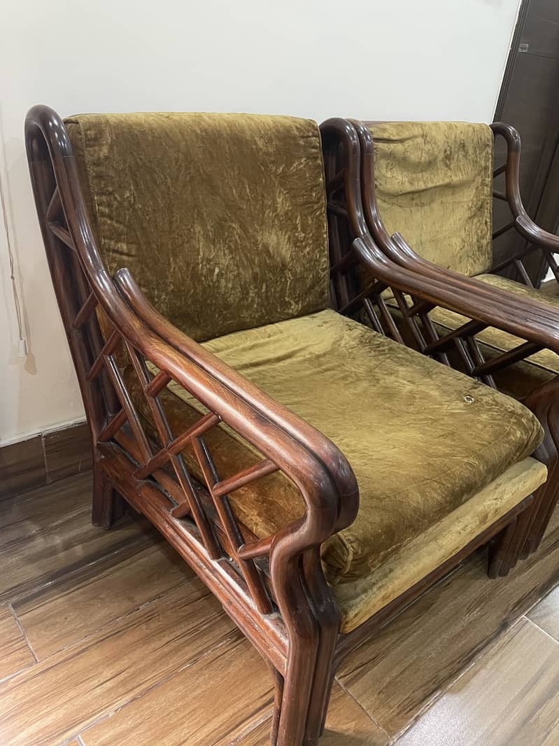 2 single seater sofa/chair 2