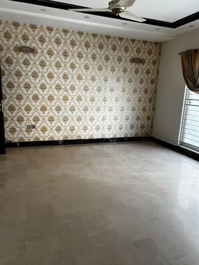 DHA Phase 5, 01 Kanal, 03 Bed, Luxurious Upper Portion For Rent. Original Pictures Attached