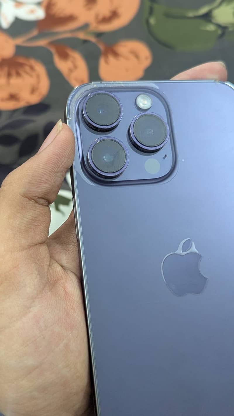 Apple iPhone 14 Pro Max 9