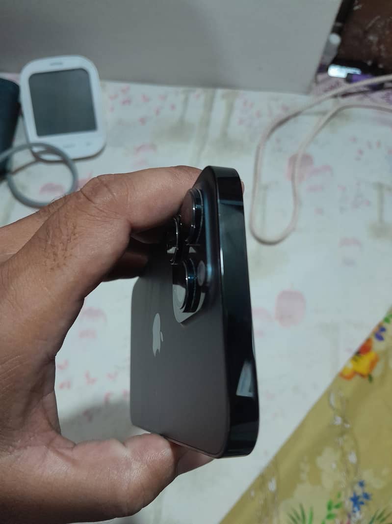 Apple iPhone 14 Pro Max 3