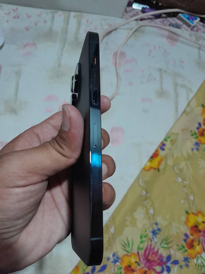 Apple iPhone 14 Pro Max 4