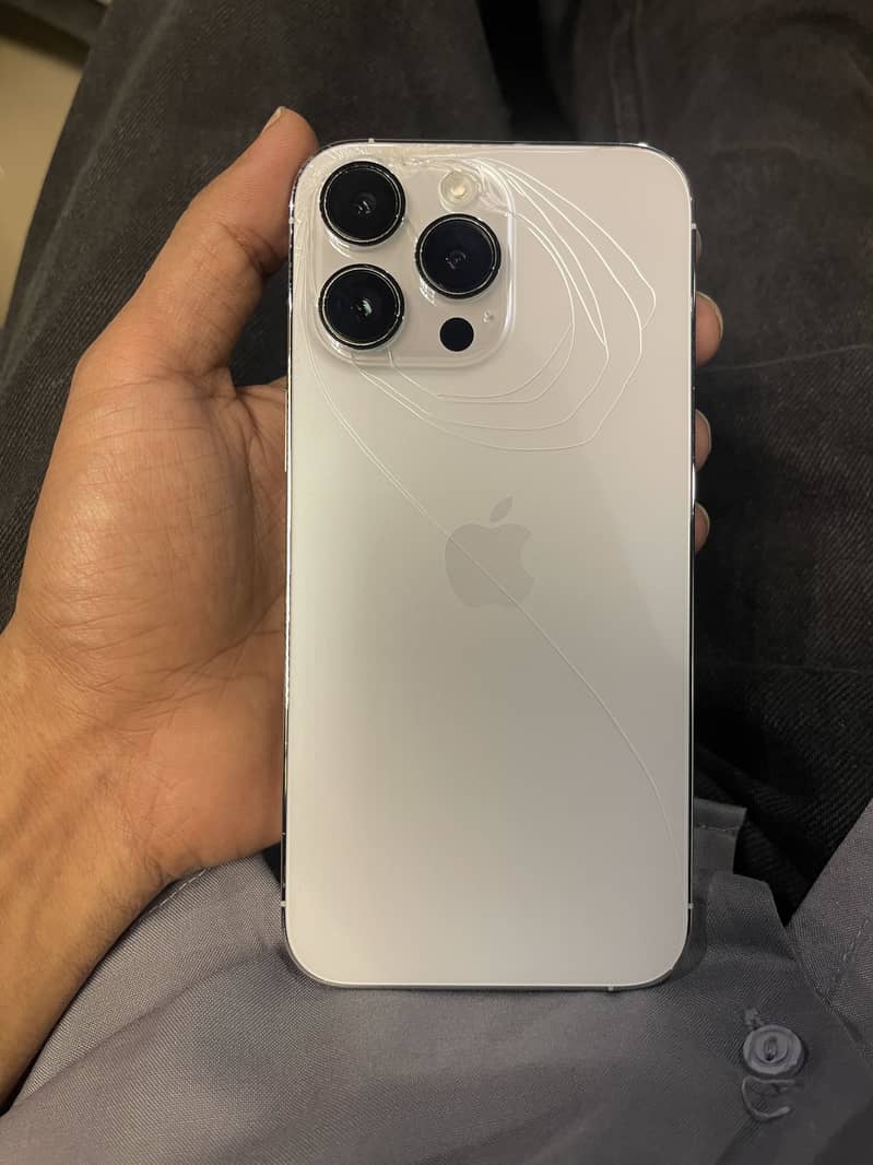 Apple iPhone 14 Pro Max 1