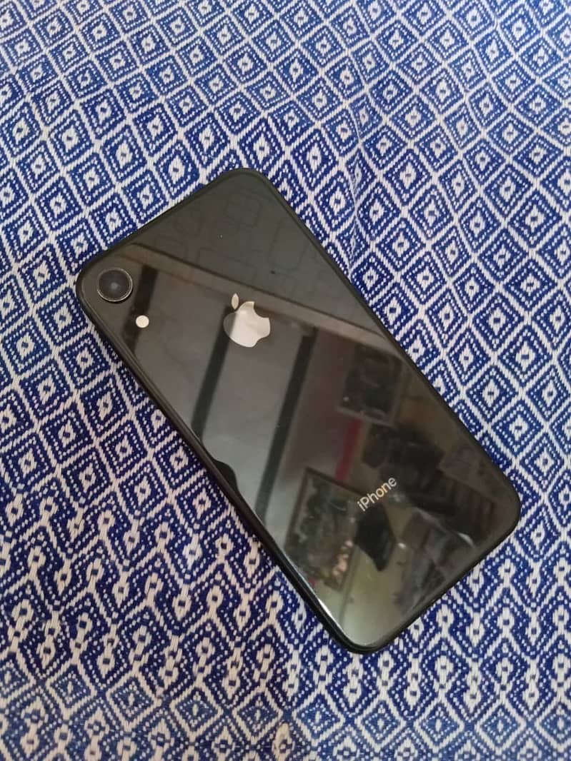 Apple iPhone XR 1