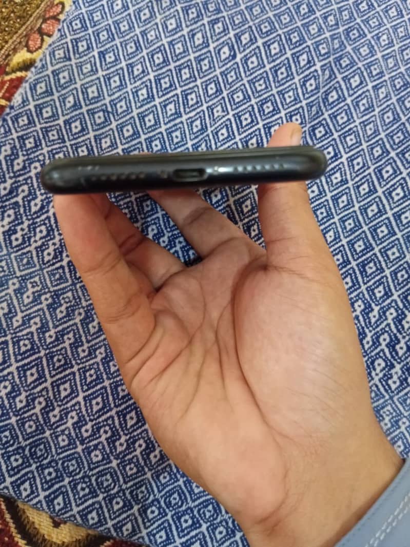 Apple iPhone XR 3