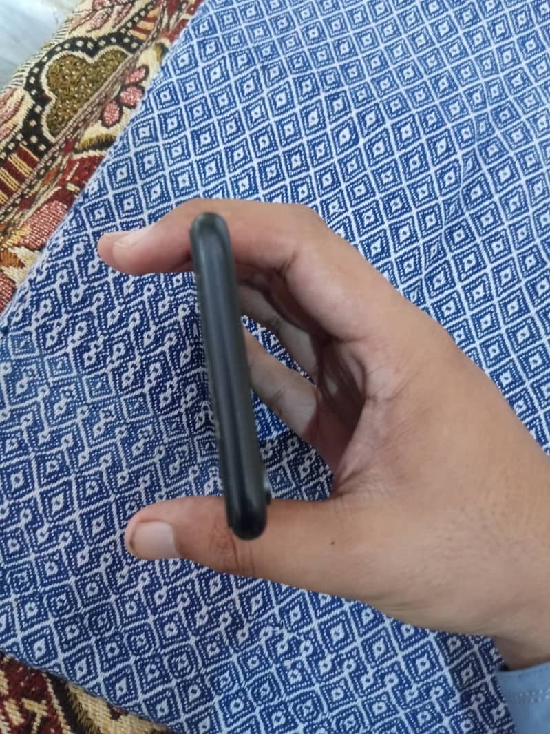 Apple iPhone XR 5