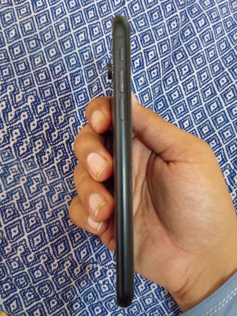 Apple iPhone XR 6