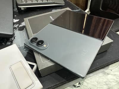 Samsung Mobile Fold 8 F8 256GB