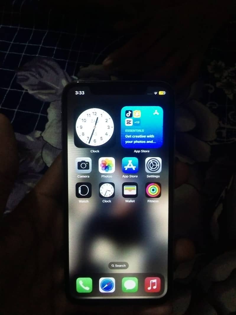 Apple iPhone X 4