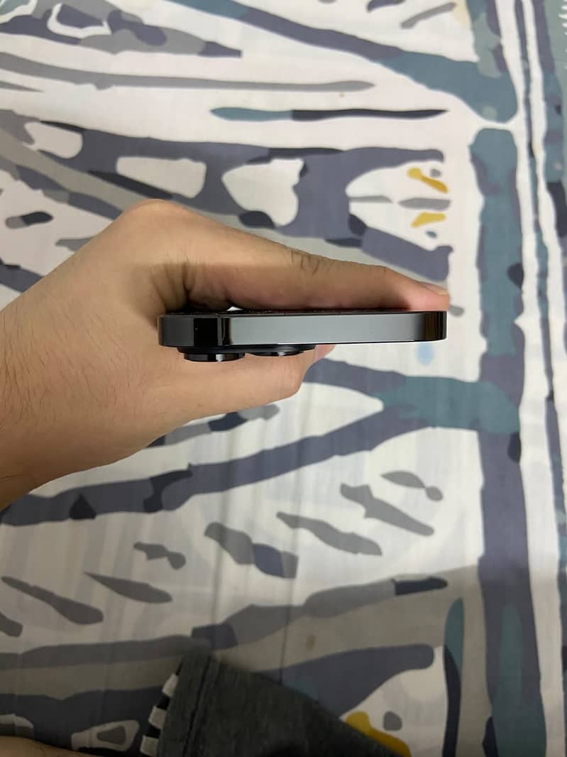 Apple iPhone 14 Pro Max 8