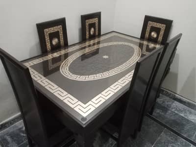 6-Seater Dining Table for Sale – Like New Condition
