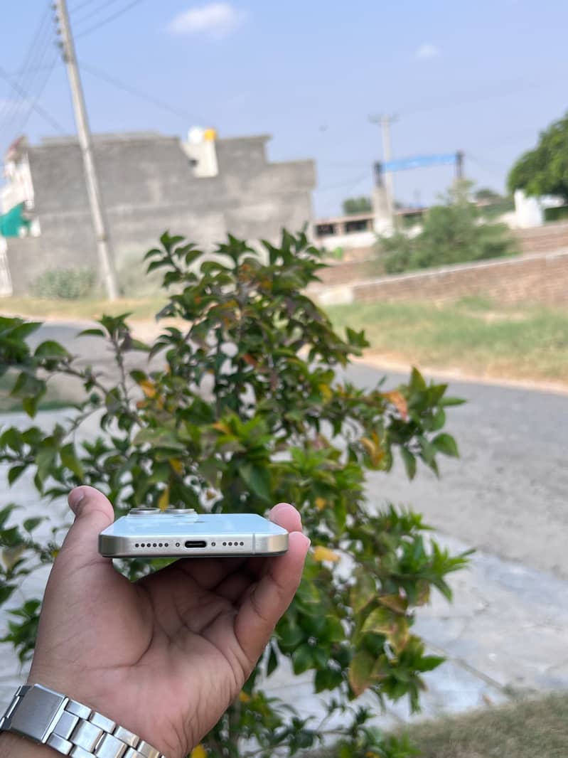 Apple iPhone 15 Pro Max 3