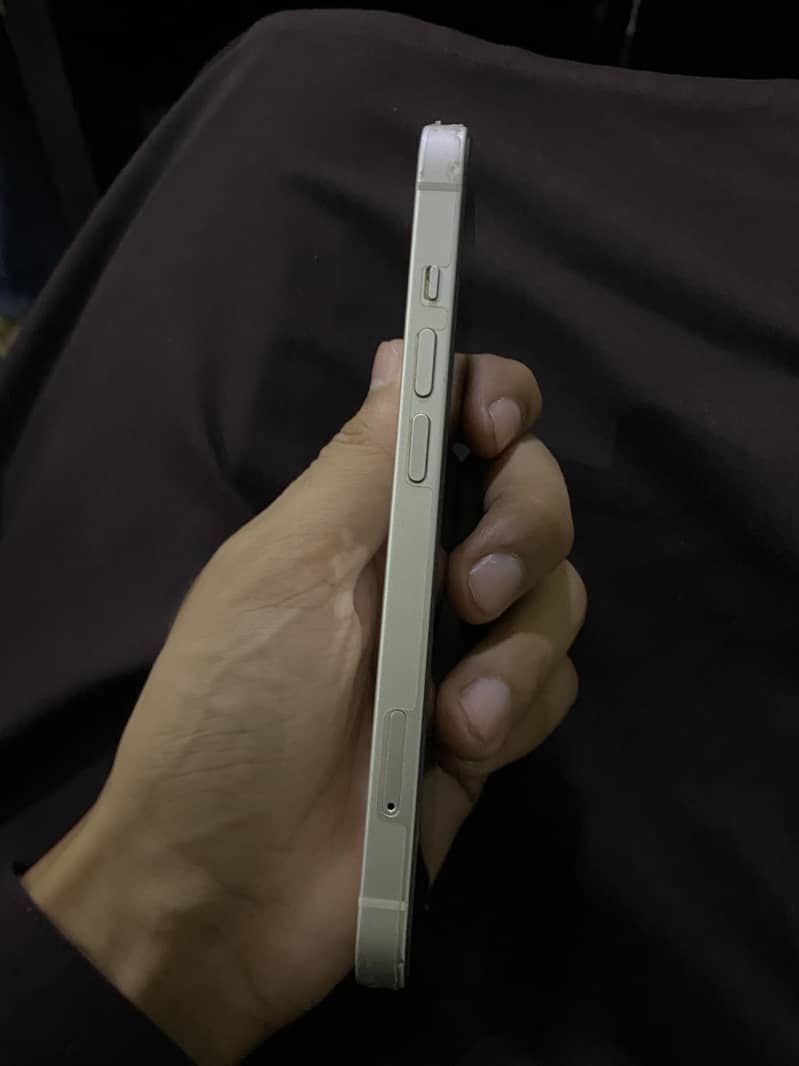 Apple iPhone 14 4