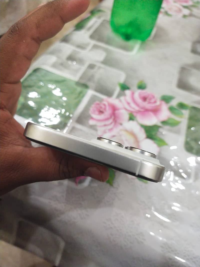 Apple iPhone 16 Pro Max 0