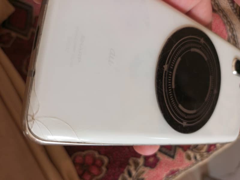 Sharp Aquos R2 3