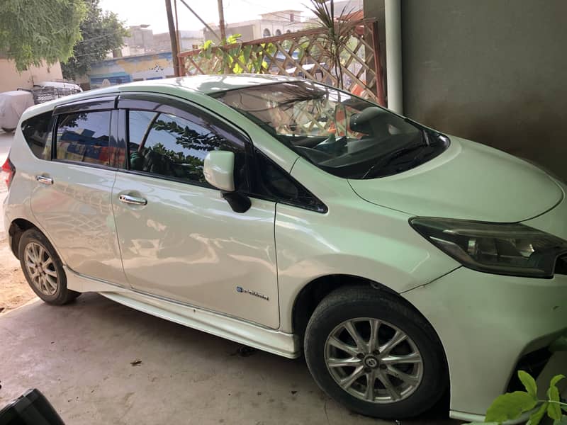 Nissan Note E Power 2017 0