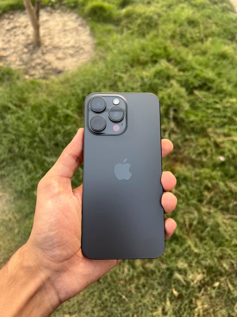Apple iPhone 15 Pro Max 0