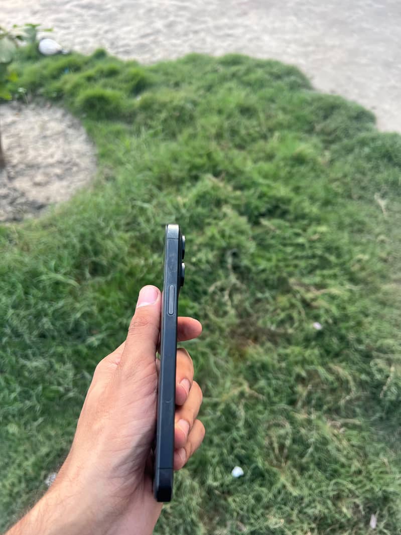 Apple iPhone 15 Pro Max 8