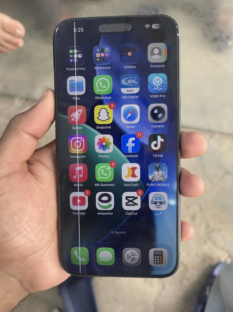 Apple iPhone 15 Pro Max 3