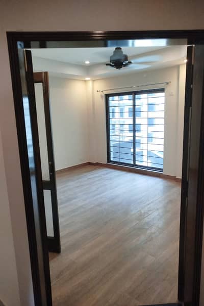 Luxury Apartment For Sale in Askari 10 Lahore