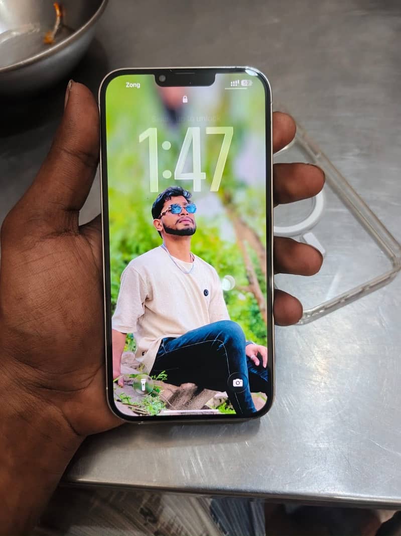 Apple iPhone 13 Pro Max 3