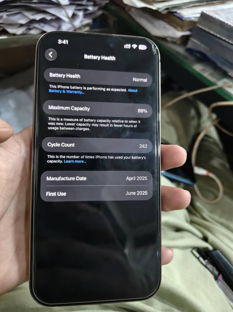 Apple iPhone 16 Pro Max 1
