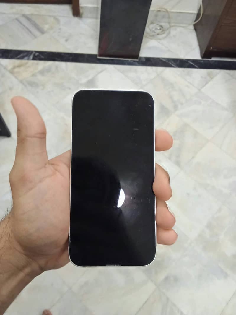 Apple iPhone 13 2