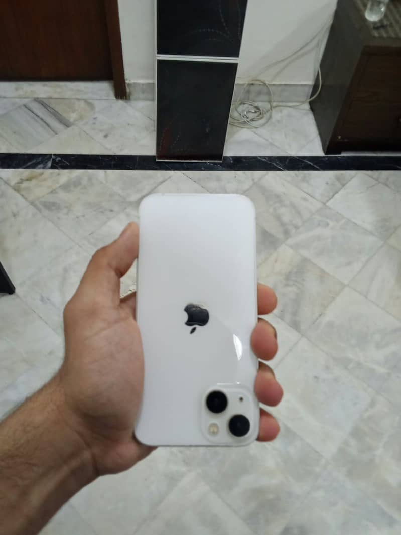Apple iPhone 13 3