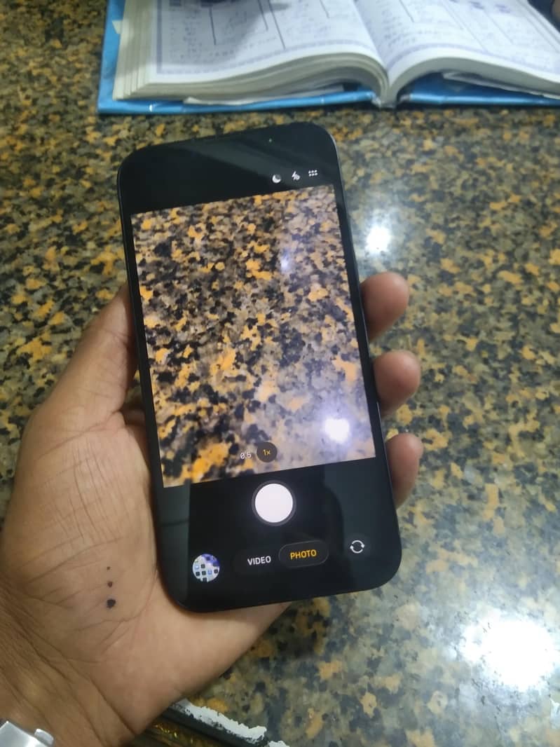 Apple iPhone 13 1