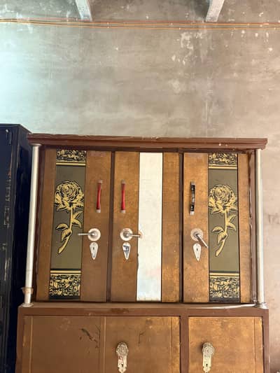 Heavy Iron Almari – 3 Pallo – Good Condition