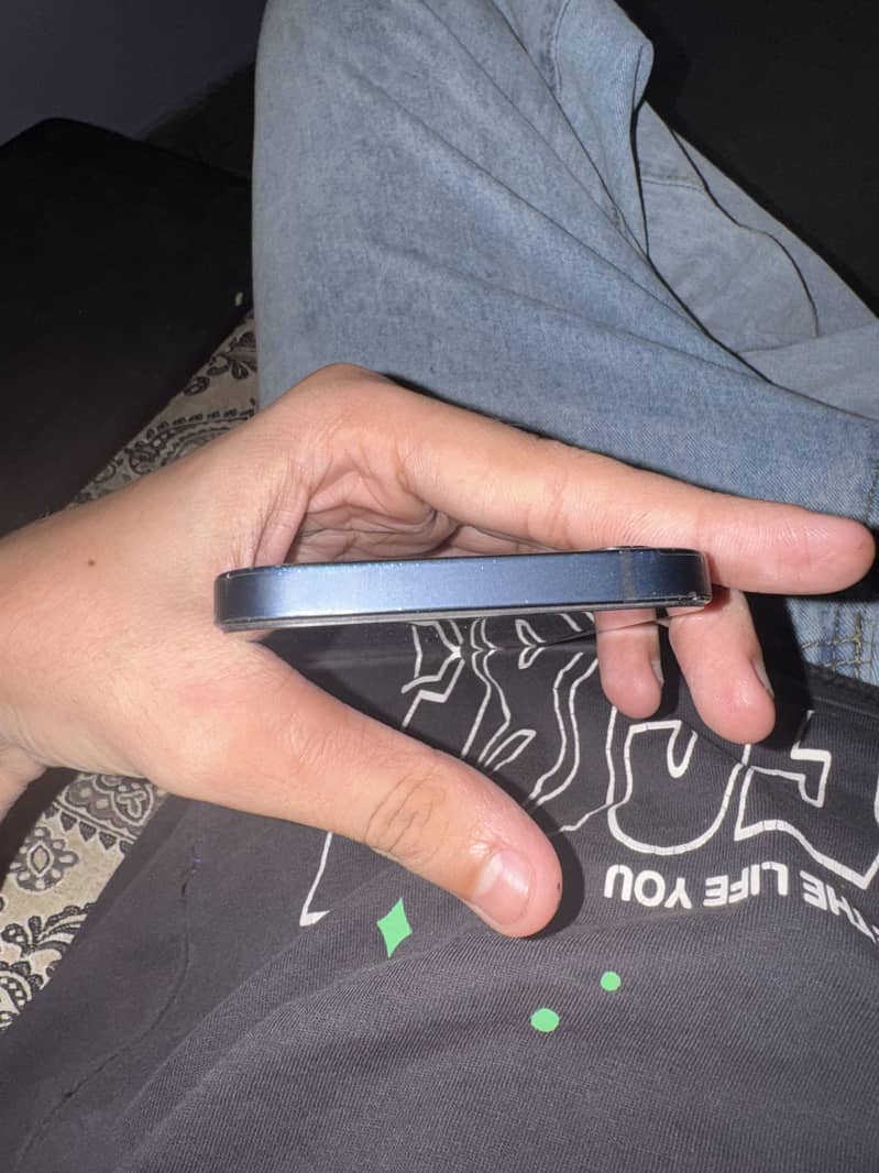 Apple iPhone 12 2