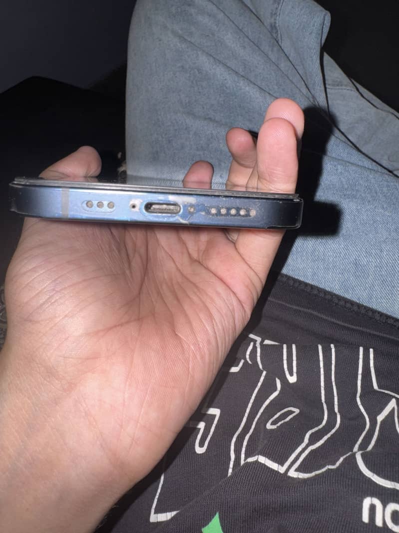 Apple iPhone 12 3