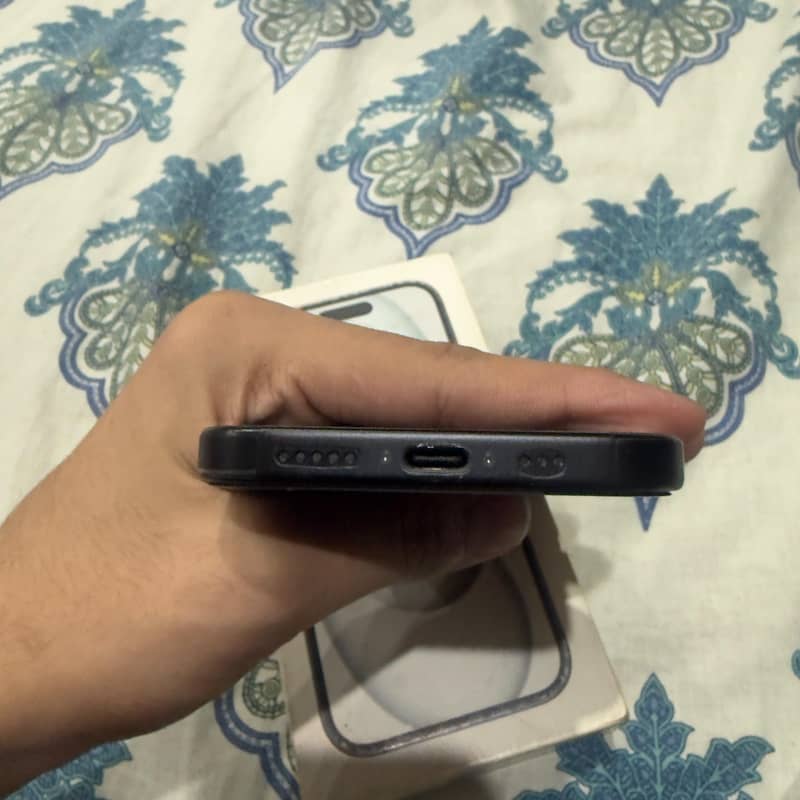 Apple iPhone 15 3