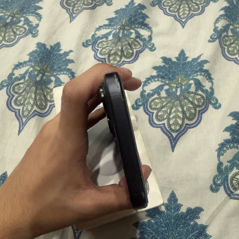 Apple iPhone 15 6