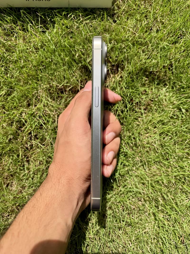 Apple iPhone 15 Pro Max 4
