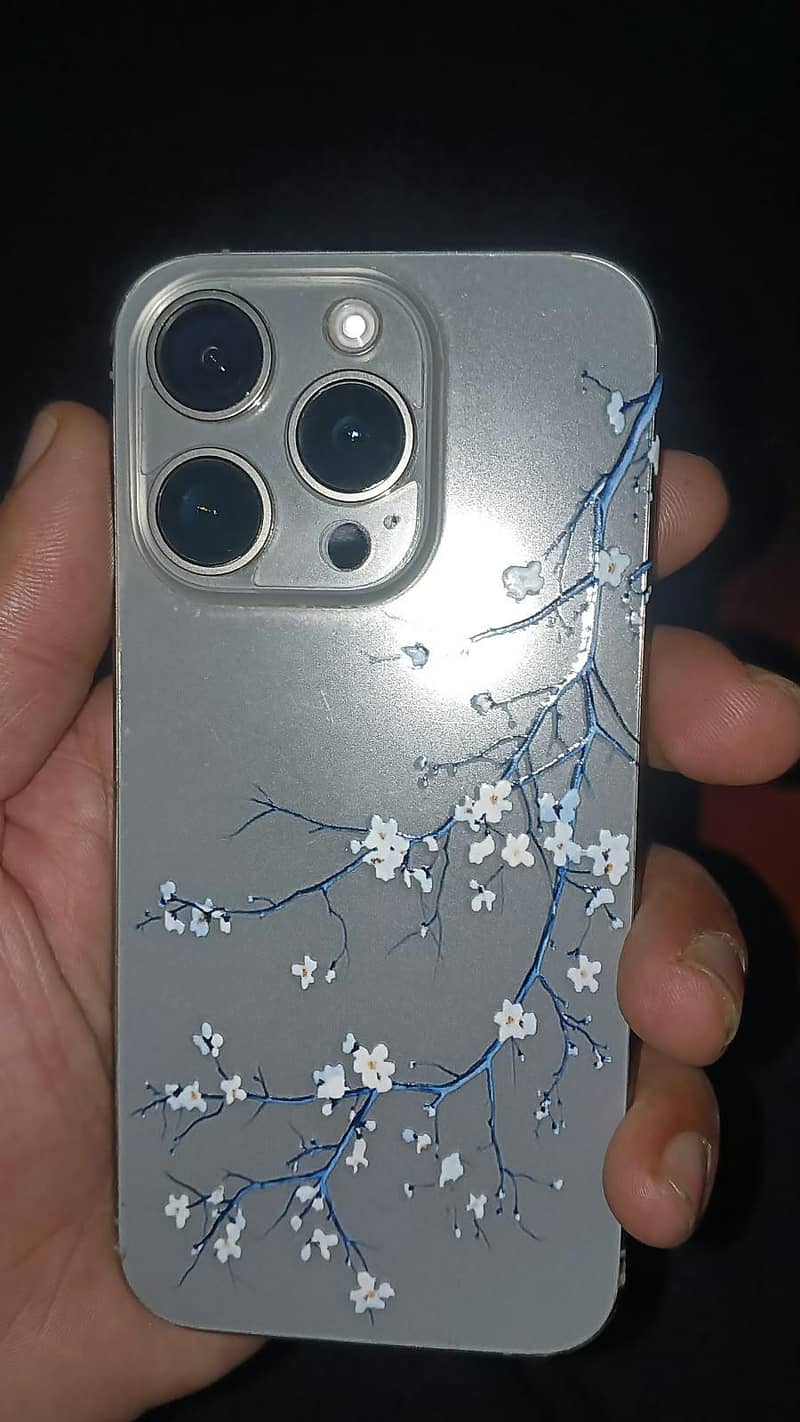 Apple iPhone 15 Pro 0