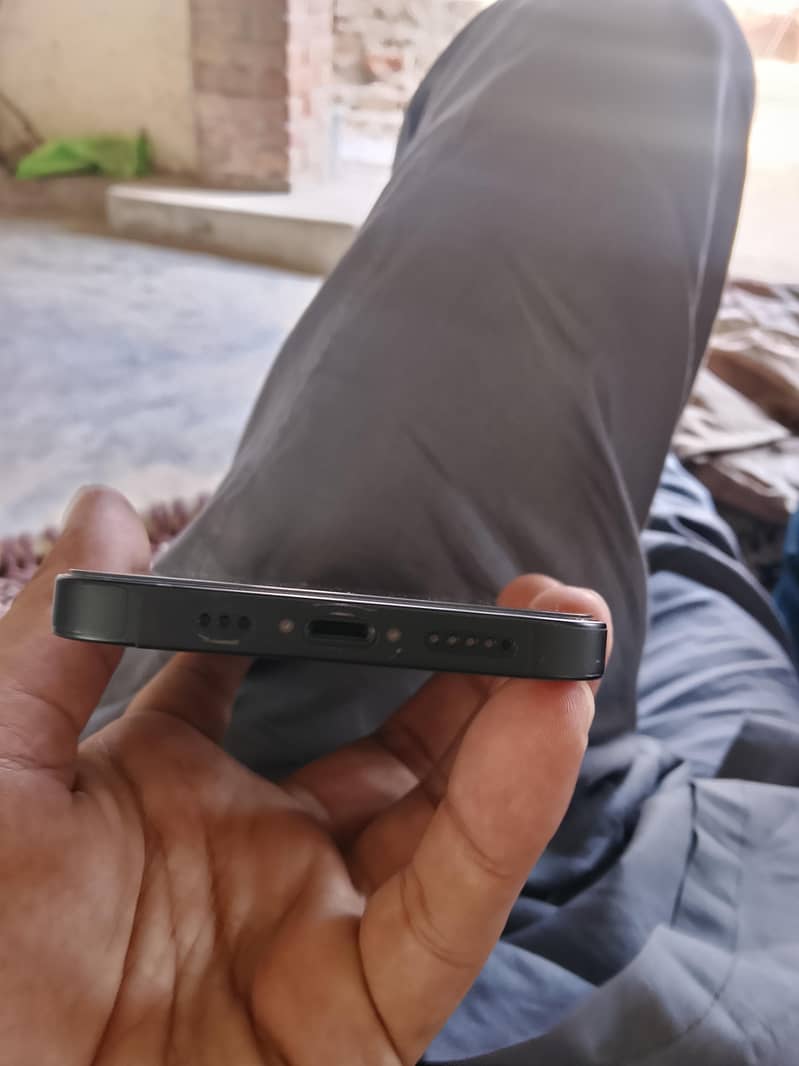 Apple iPhone 13 3