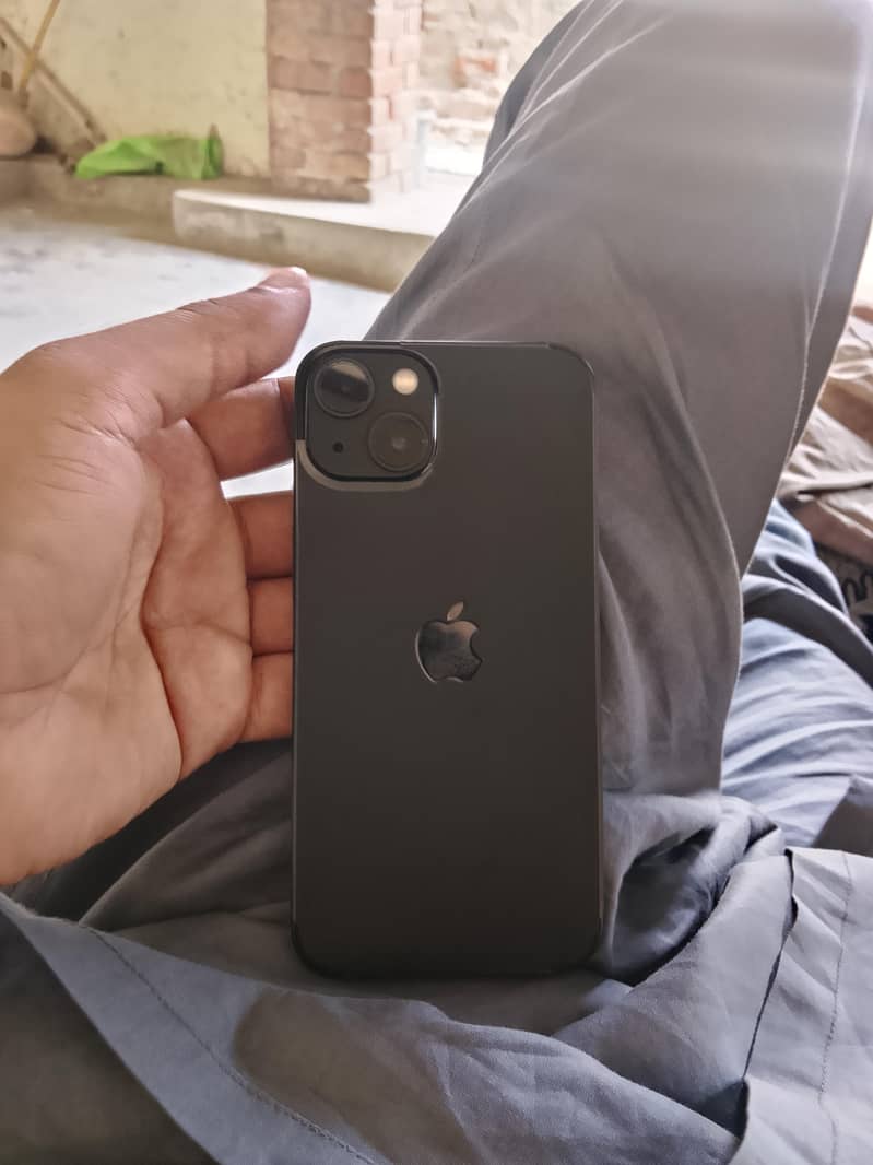 Apple iPhone 13 6