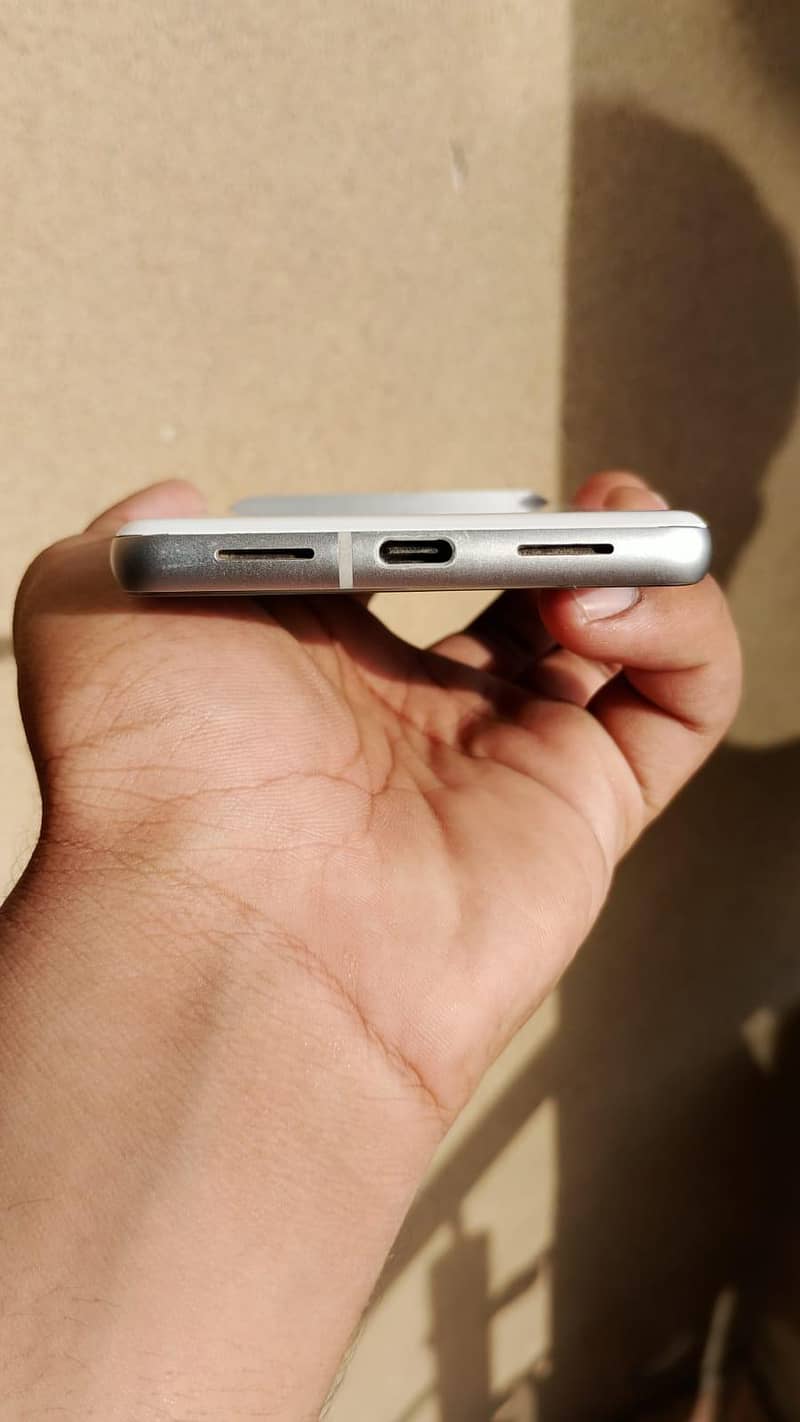 Google Pixel 7 4