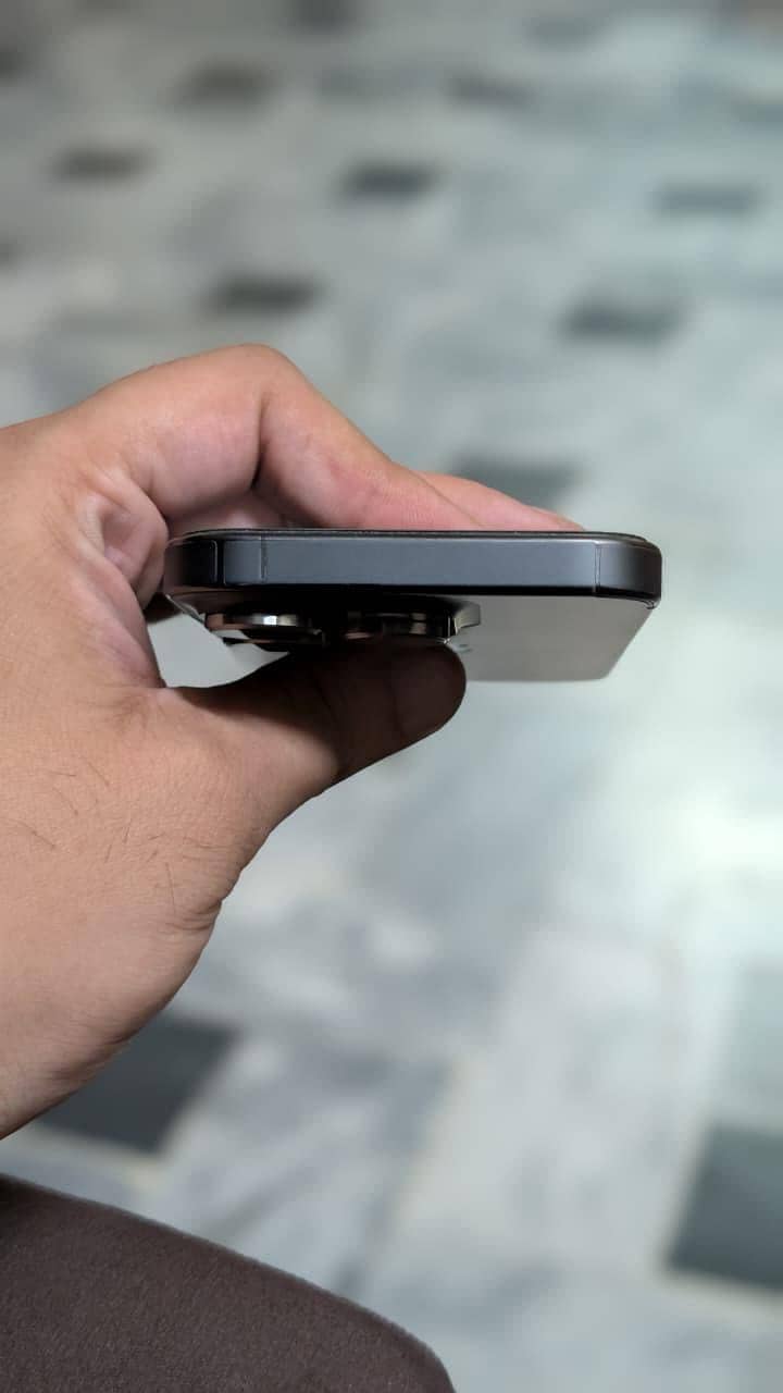 Apple iPhone 15 Pro 4