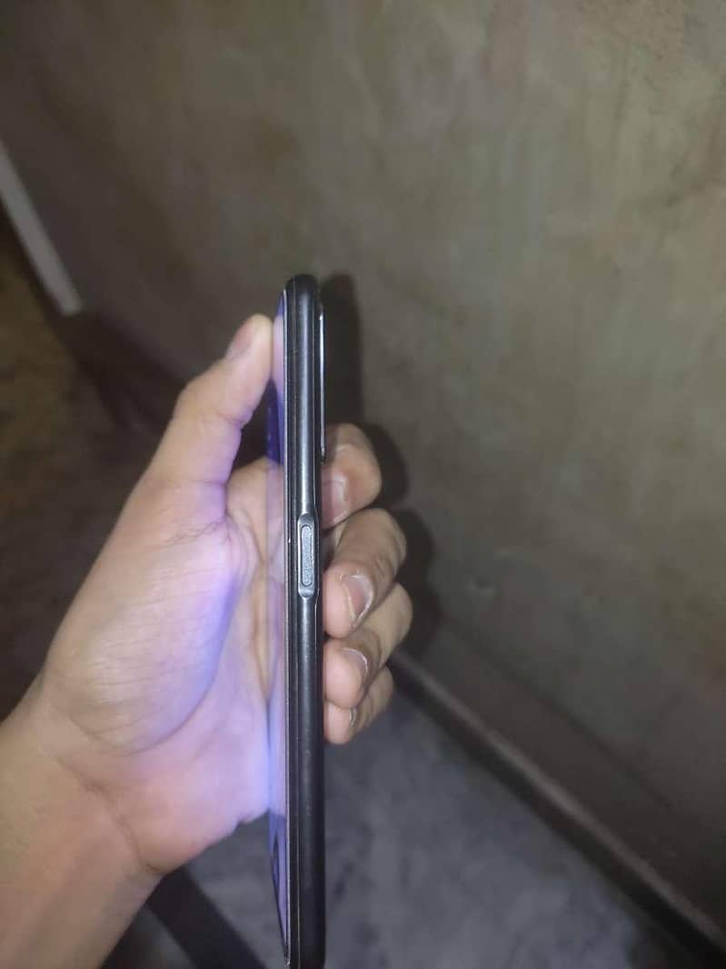 OPPO A76 3
