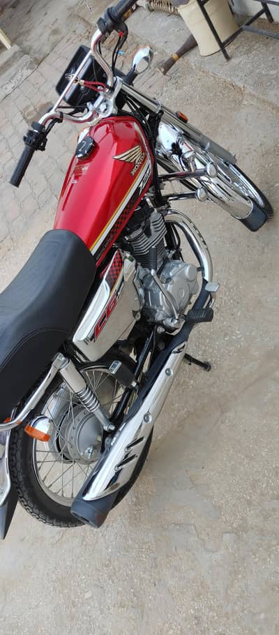 Honda 125 Self Start Special Edition – Rare Silver Color |