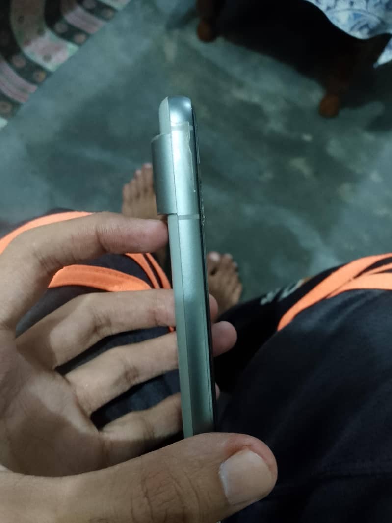 Google Pixel 8 1